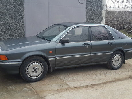 Мицубиси Галант 1990 року Mitsubishi Galant 1990 року