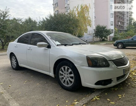 Mitsubishi Galant 2010 року