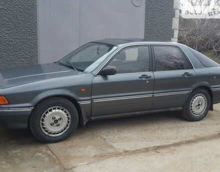 Mitsubishi Galant 1990 року