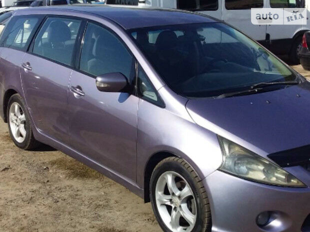 Мицубиси Грандис 2006 года Mitsubishi Grandis 2006 года