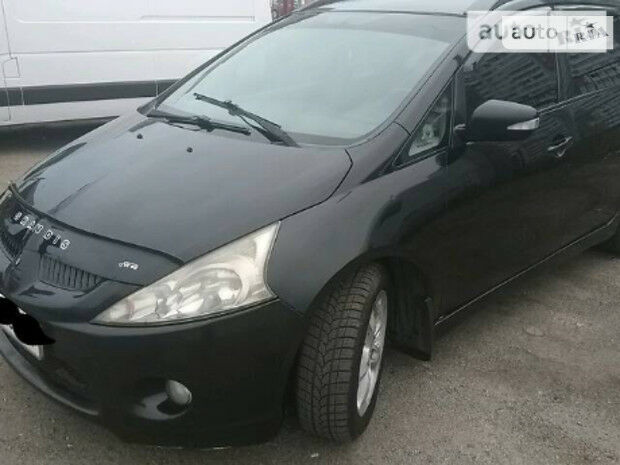 Мицубиси Грандис 2008 года Mitsubishi Grandis 2008 года