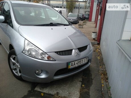 Mitsubishi Grandis 2009 года