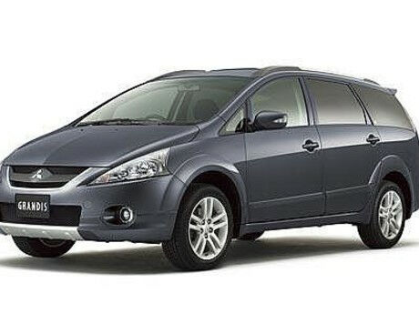Мицубиси Грандис 2007 року Mitsubishi Grandis 2007 року
