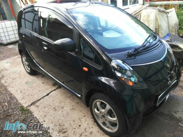 Mitsubishi I-Miev 2011 года