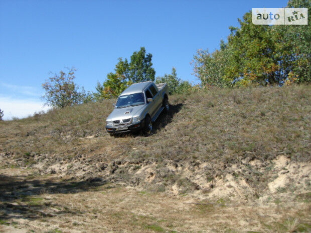 Mitsubishi L 200 2005 року