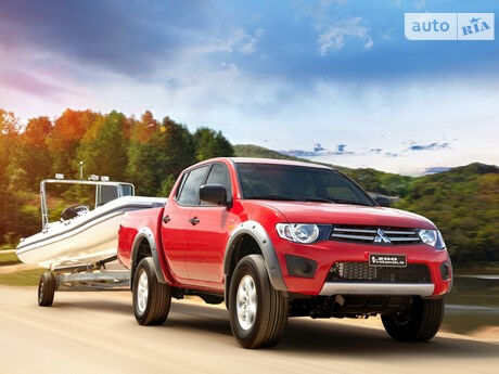 Мицубиси Л 200 2003 року Mitsubishi L 200 2003 року