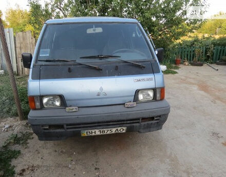 Mitsubishi L 300 пасс. 1988 года