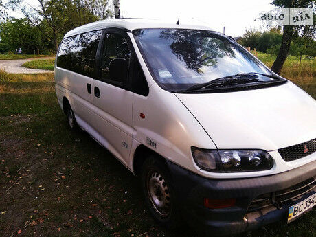 Mitsubishi L 400 пасс. 2000 года