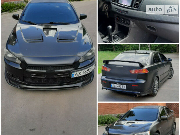 Мицубиси Лансер Х 2010 року Mitsubishi Lancer X 2010 року