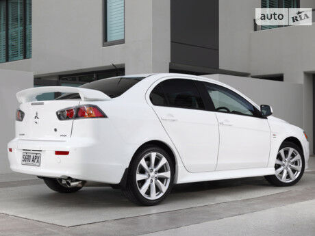 Мицубиси Лансер Х 2007 року Mitsubishi Lancer X 2007 року