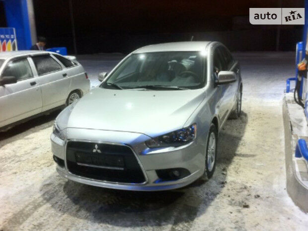 Mitsubishi Lancer 2013 года