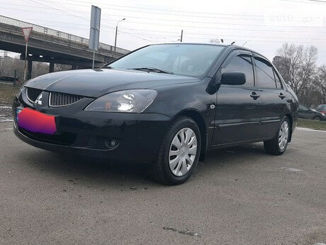 Мицубиси Лансер 2005 року Mitsubishi Lancer 2005 року