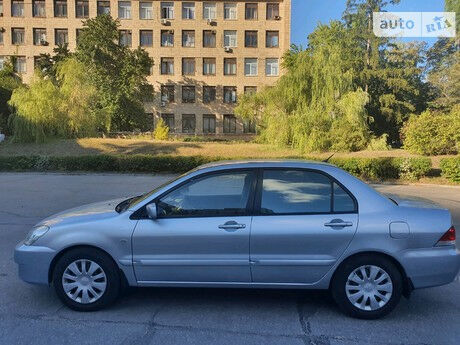 Мицубиси Лансер 2006 року Mitsubishi Lancer 2006 року