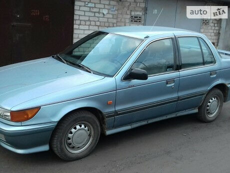 Мицубиси Лансер 1989 года Mitsubishi Lancer 1989 года