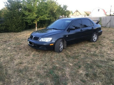 Мицубиси Лансер 2002 року Mitsubishi Lancer 2002 року