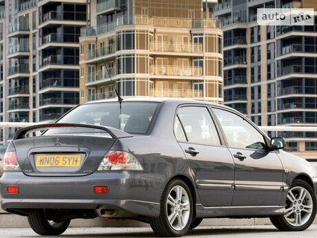 Mitsubishi Lancer 2015 года