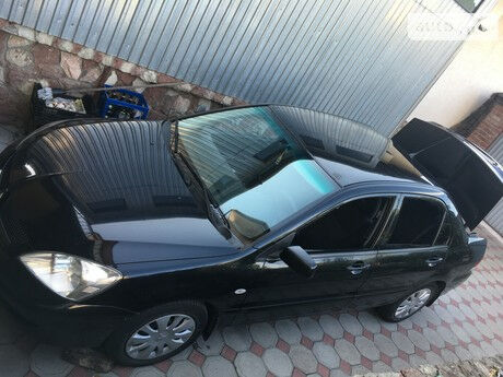 Мицубиси Лансер 2009 року Mitsubishi Lancer 2009 року