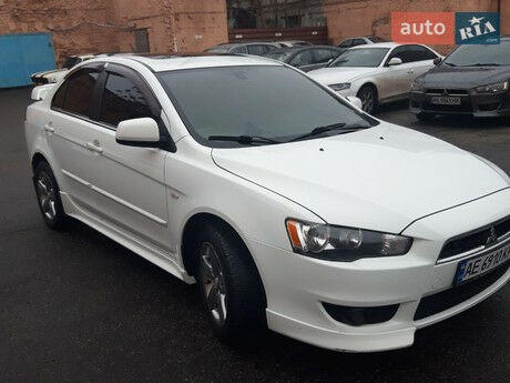 Мицубиси Лансер 2008 року Mitsubishi Lancer 2008 року