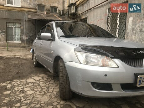 Мицубиси Лансер 2004 года Mitsubishi Lancer 2004 года