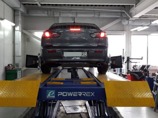 Mitsubishi Lancer 2011 года