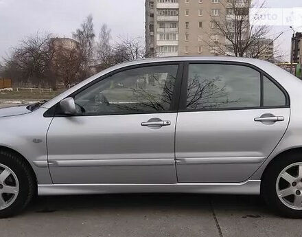 Mitsubishi Lancer 2003 года