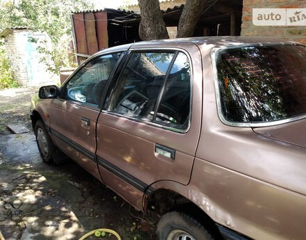 Mitsubishi Lancer 1988 року