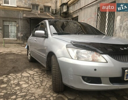 Mitsubishi Lancer 2004 року