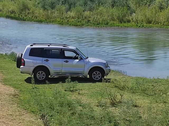 Mitsubishi Montero 2002 года