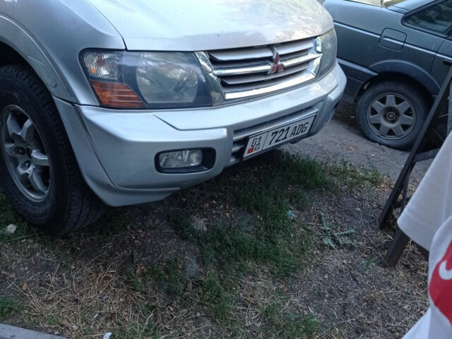 Mitsubishi Montero 2002 года