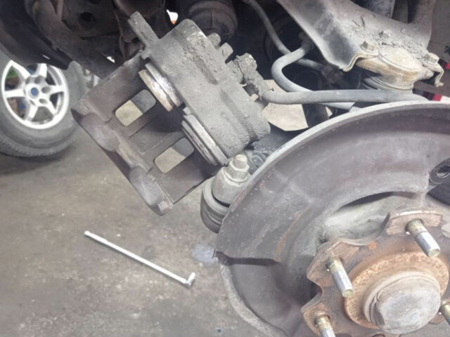 Mitsubishi Montero 2002 року