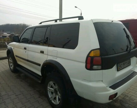 Mitsubishi Montero 2001 года