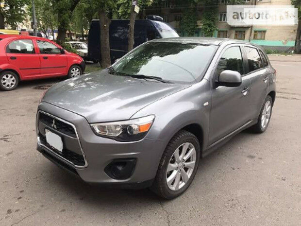 Mitsubishi Outlander Sport 2014 року