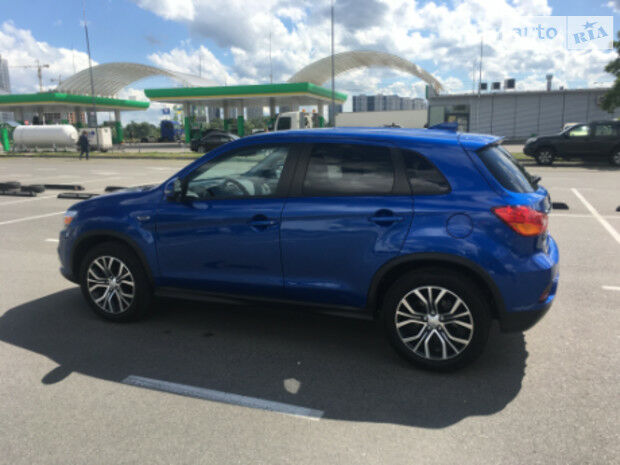 Mitsubishi Outlander Sport 2018 року