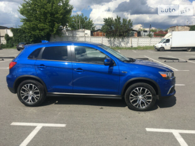 Mitsubishi Outlander Sport 2018 року