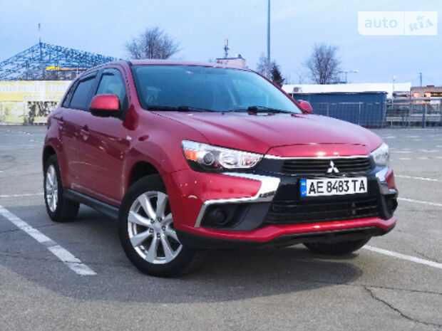 Mitsubishi Outlander Sport 2015 года