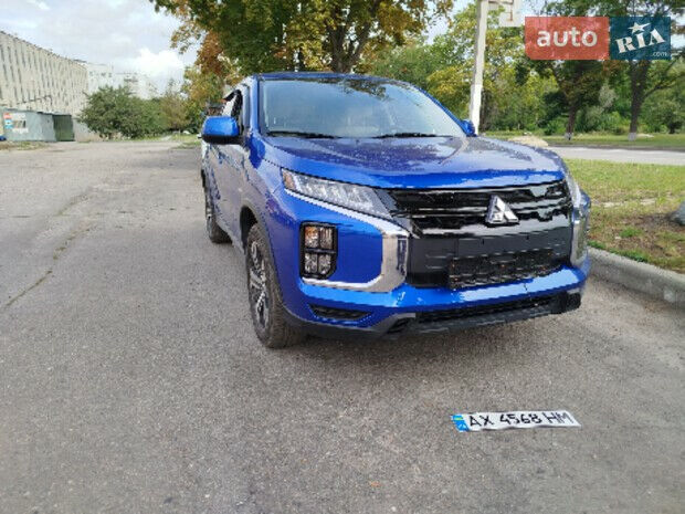 Mitsubishi Outlander Sport 2020 года