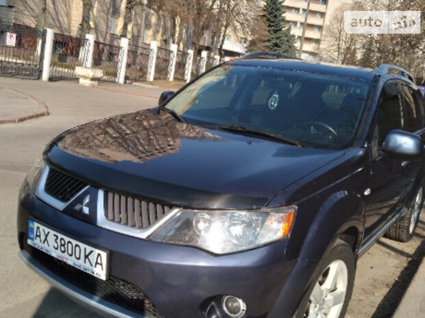 Mitsubishi Outlander XL 2008 года