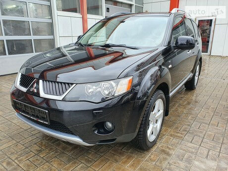 Мицубиси Аутлендер ХЛ 2008 року Mitsubishi Outlander XL 2008 року