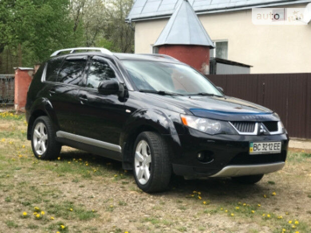 Mitsubishi Outlander XL 2008 года