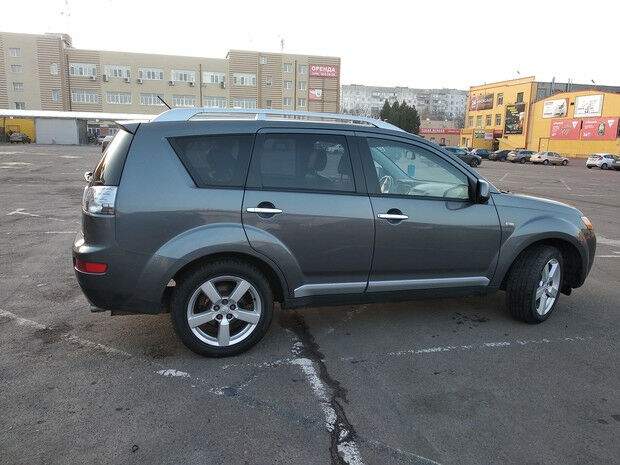 Mitsubishi Outlander XL 2007 года