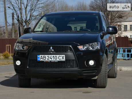 Mitsubishi Outlander XL 2011 года