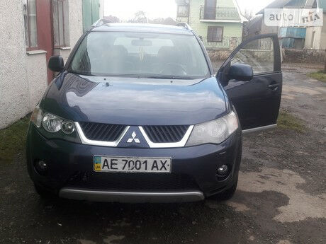 Mitsubishi Outlander XL 2007 года