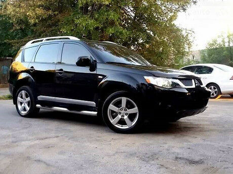 Мицубиси Аутлендер ХЛ 2008 року Mitsubishi Outlander XL 2008 року