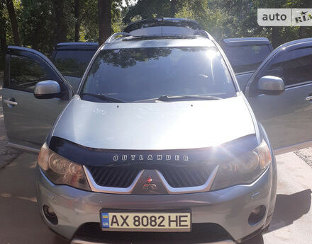 Mitsubishi Outlander XL 2009 года