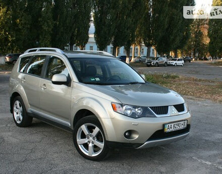 Mitsubishi Outlander XL 2008 года