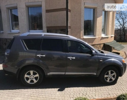 Mitsubishi Outlander XL 2008 года