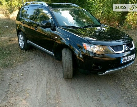 Mitsubishi Outlander XL 2009 року