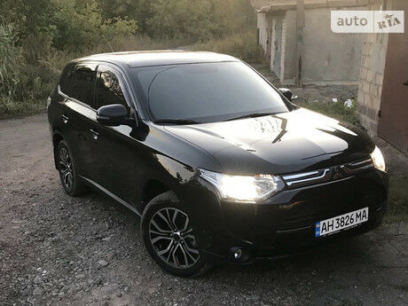 Mitsubishi Outlander 2014 року