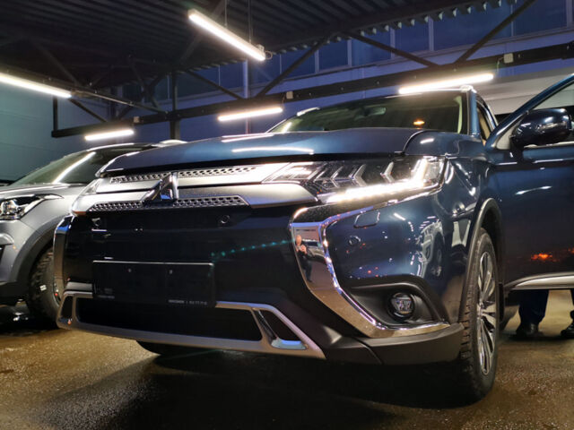 Mitsubishi Outlander 2021 року