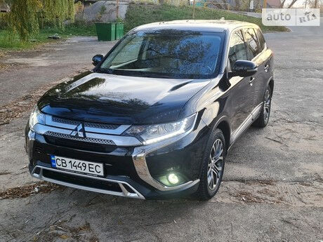 Mitsubishi Outlander 2018 года